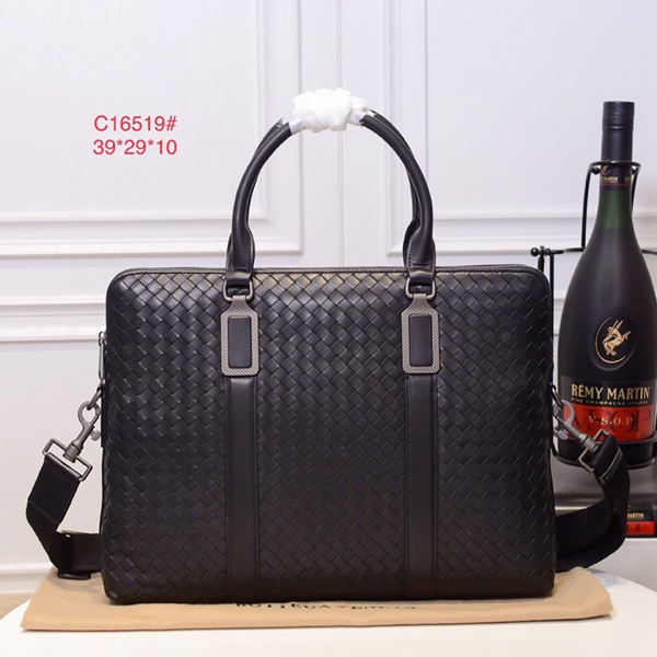 ボッテガヴェネタバッグ正面デザイン